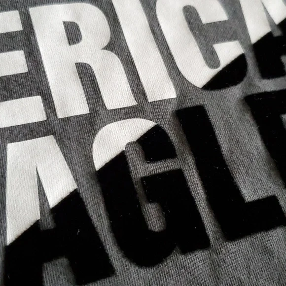 American Eagle T-Shirt - Picture 3 of 5